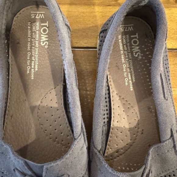 TOMS Perforated Ash Color HIGH ROPE Espadrille Suede with Tassels Size 7.5 - Picture 2 of 5